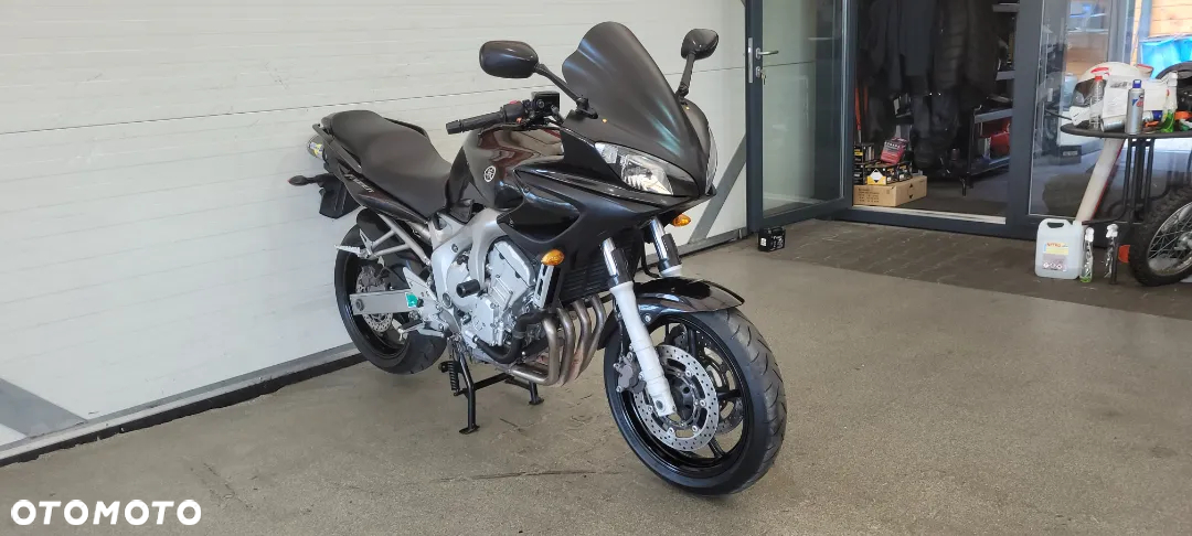 Yamaha FZ - 12