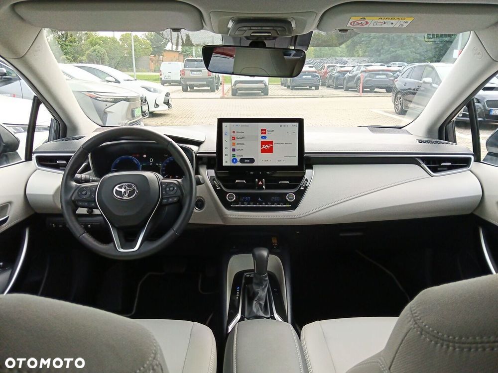 Toyota Corolla 1.8 Hybrid Executive - 12