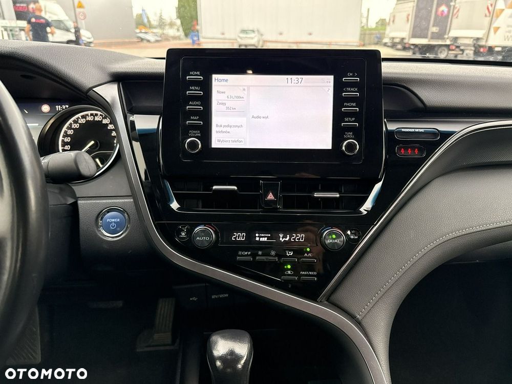 Toyota Camry 2.5 Hybrid Comfort CVT - 22