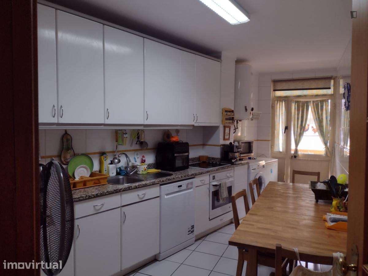 Quarto - localizado em Cedofeita Porto - Grande imagem: 2/6