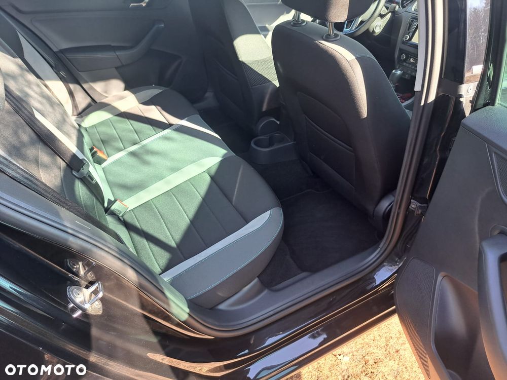 Skoda RAPID 1.2 TSI (Green tec) DSG Joy - 34
