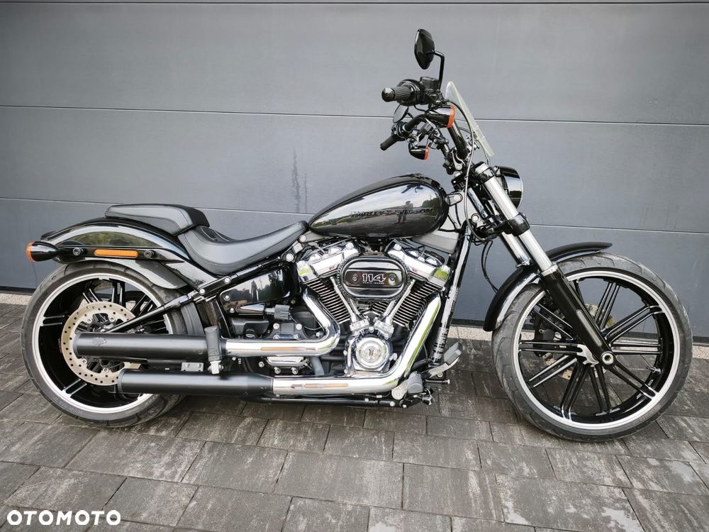 Harley-Davidson Softail Breakout - 1