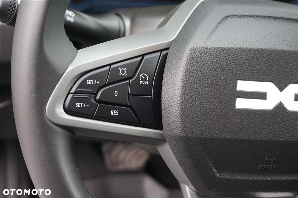Dacia Duster 1.6 Full Hybrid 140 Journey MMT - 9