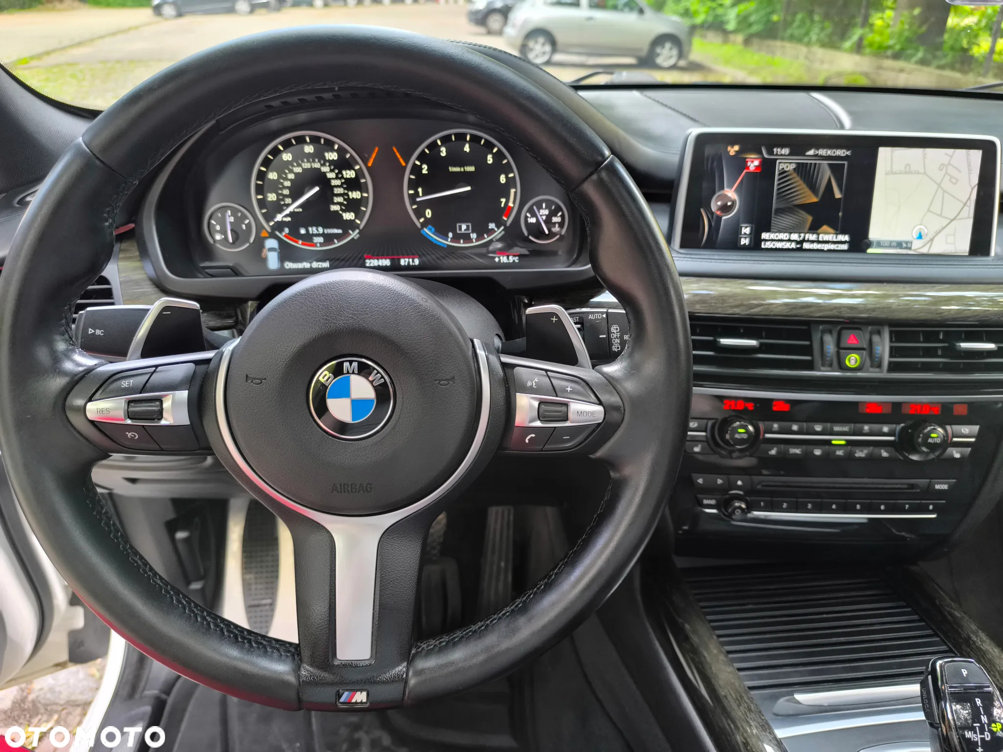 BMW X5 xDrive50i - 18