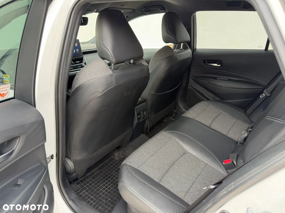 Toyota Corolla 1.8 Hybrid Style - 32