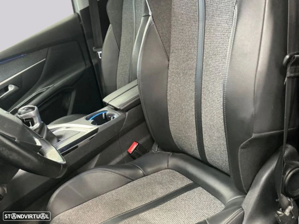 Peugeot 3008 1.2 PureTech Allure - 5