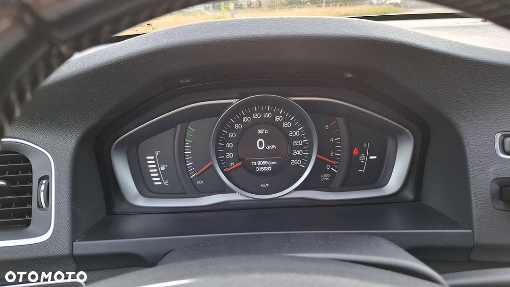Volvo V60 D2 Momentum - 13