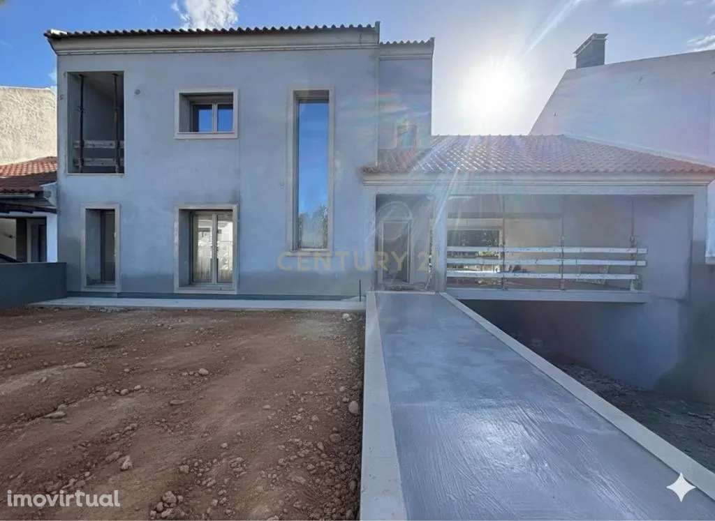 Moradia T3 em Parceiros – Conforto, Elegância e uma Localização Privil - Grande imagem: 2/27