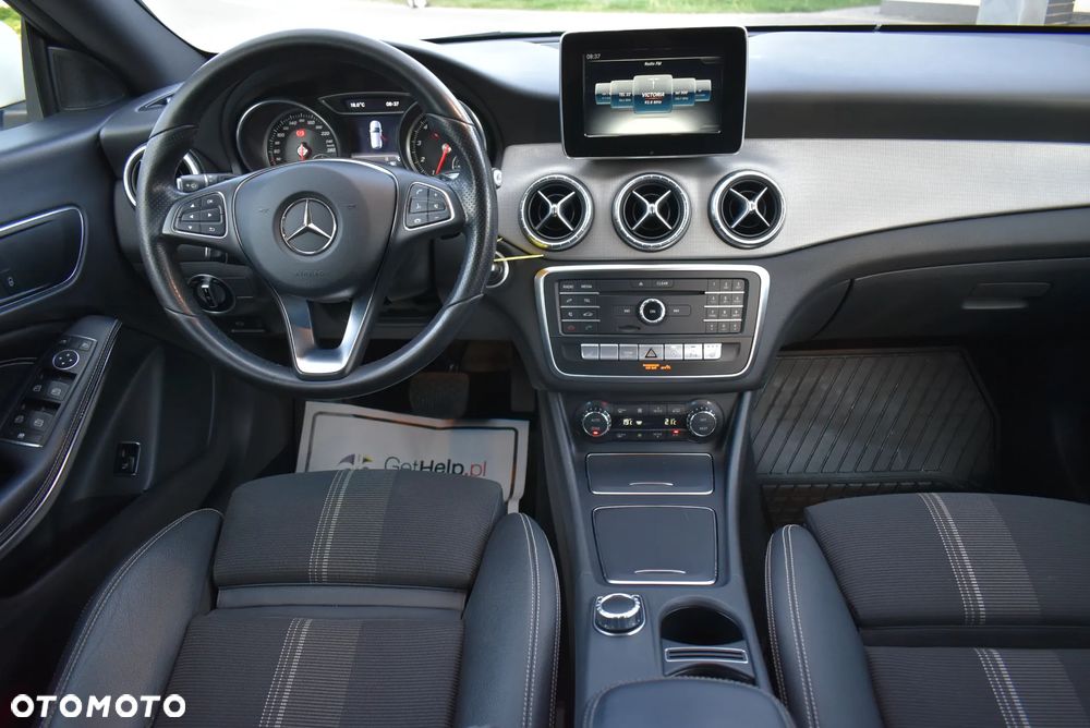 Mercedes-Benz CLA 200 7G-DCT UrbanStyle Edition - 7