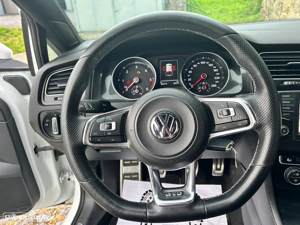 VW Golf 2.0 TDI GTD - 23