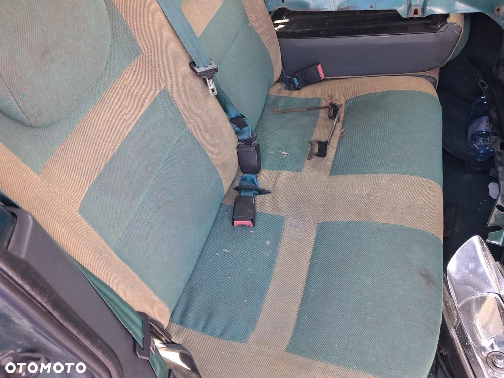 Citroen Berlingo I Peugeot Partner 1 Multispace silnik 1.9 D 51kW 70KM DW8 pompa wtryskowa Delphi R8448B371B skrzynia biegów drzwi maska klapa zderzak błotnik zielony KQAC maglownica belka mcperson sterownik panel moduł silniczek fotel szyba lusterko pompa przewód wąż kanapa wyświetlacz osłona mocowanie listwa felga zwrotnica lampa kokpit schowek stacyjka moduł komfortu bsi bsm boczek wentylator obudowa przewód alternator przekaźnik  mechanizm NA CZĘŚCI - 15