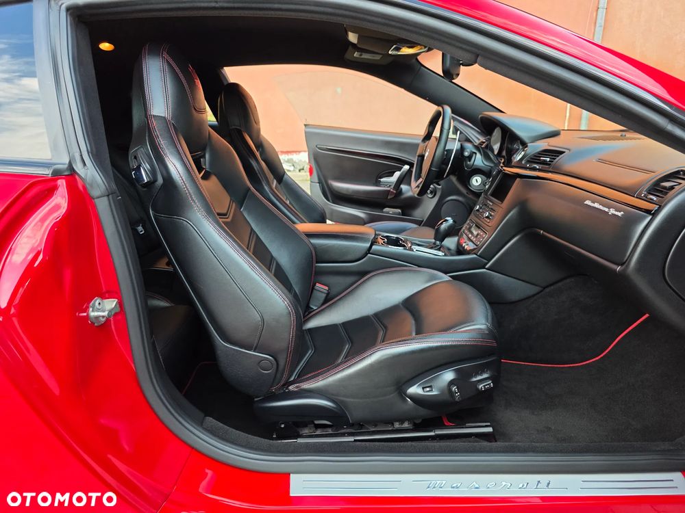 Maserati GranTurismo S Automat - 19