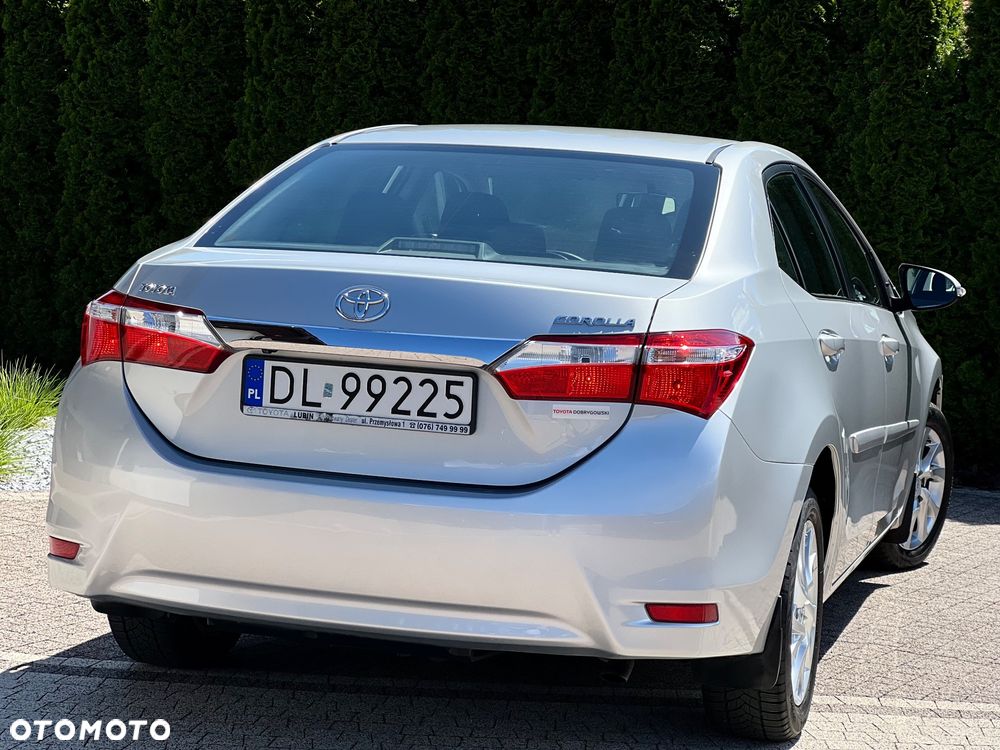 Toyota Corolla 1.6 Premium - 24