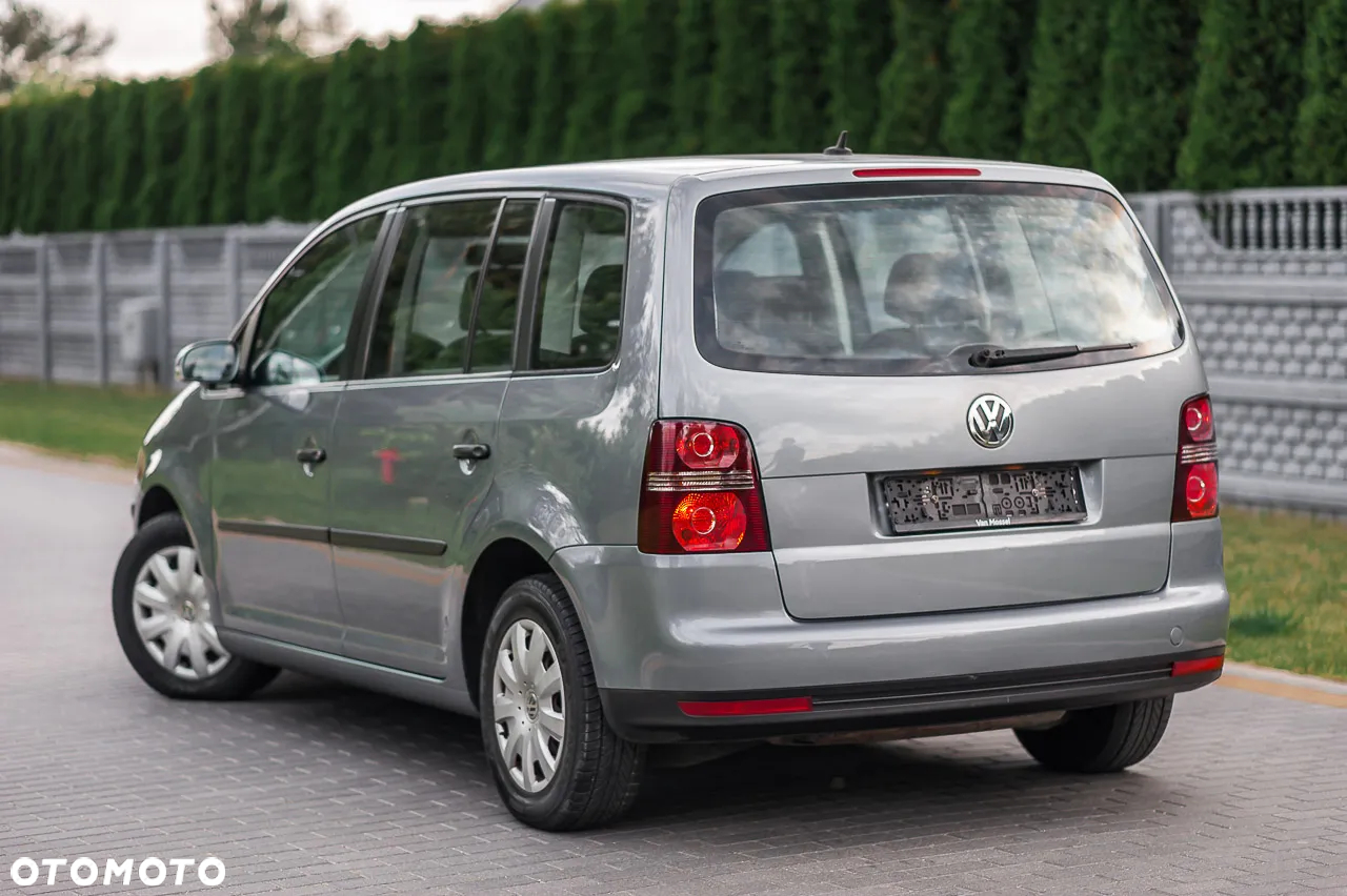 Volkswagen Touran 1.6 Conceptline - 3