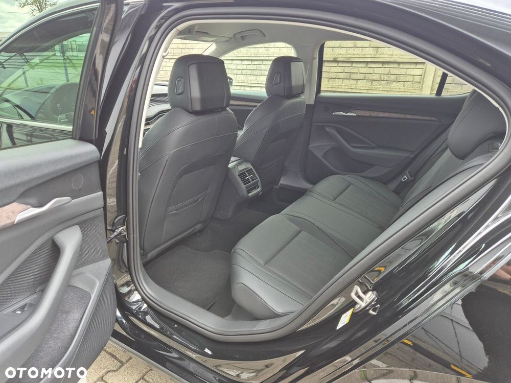 Skoda Superb 2.0 TDI SCR 4x4 L&K DSG - 14