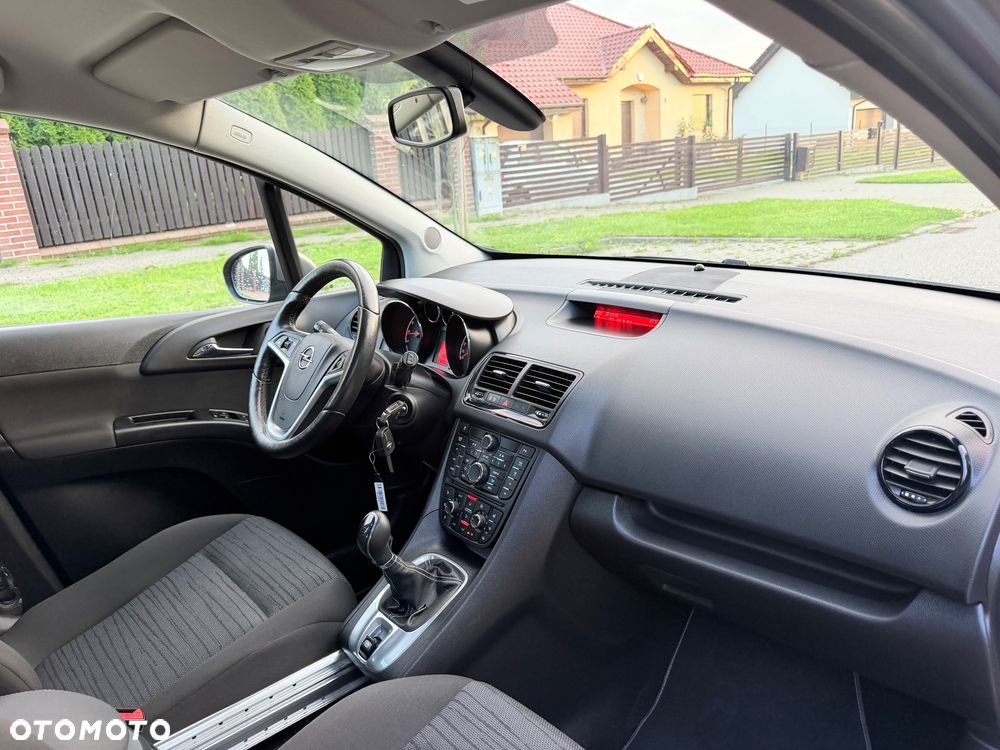 Opel Meriva - 12