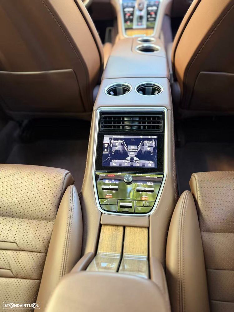 Porsche Panamera 4 E-Hybrid Platinum Edition - 21