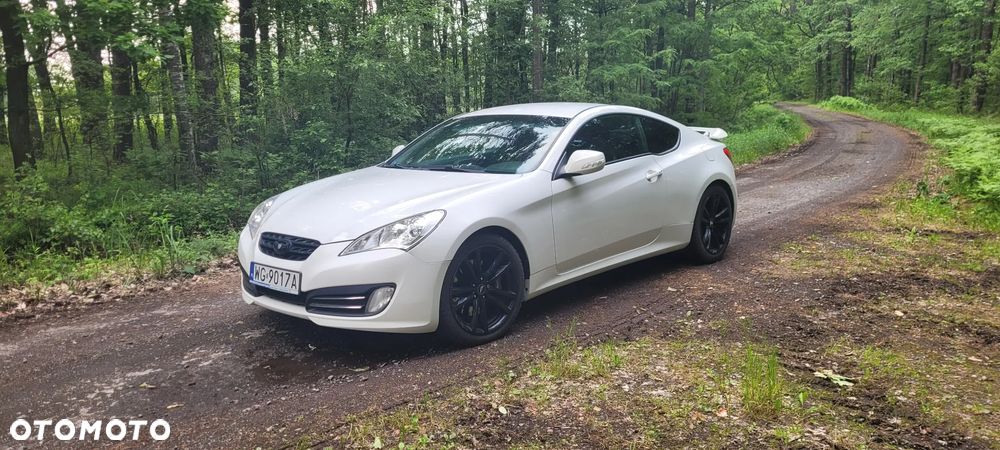 Hyundai Genesis Coupe 2.0 TCI Premium - 12