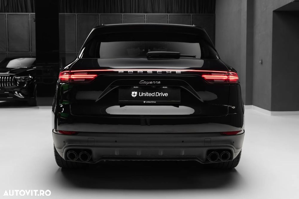 Porsche Cayenne - 40