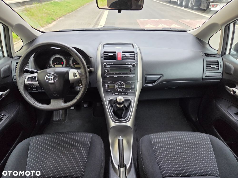 Toyota Auris 1.6 Premium - 8