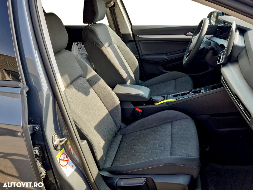 Volkswagen Golf 1.5 eTSI DSG MHEV Advanced - 12