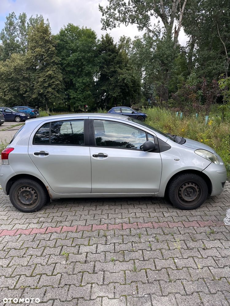 Toyota Yaris 1.0 Luna - 4