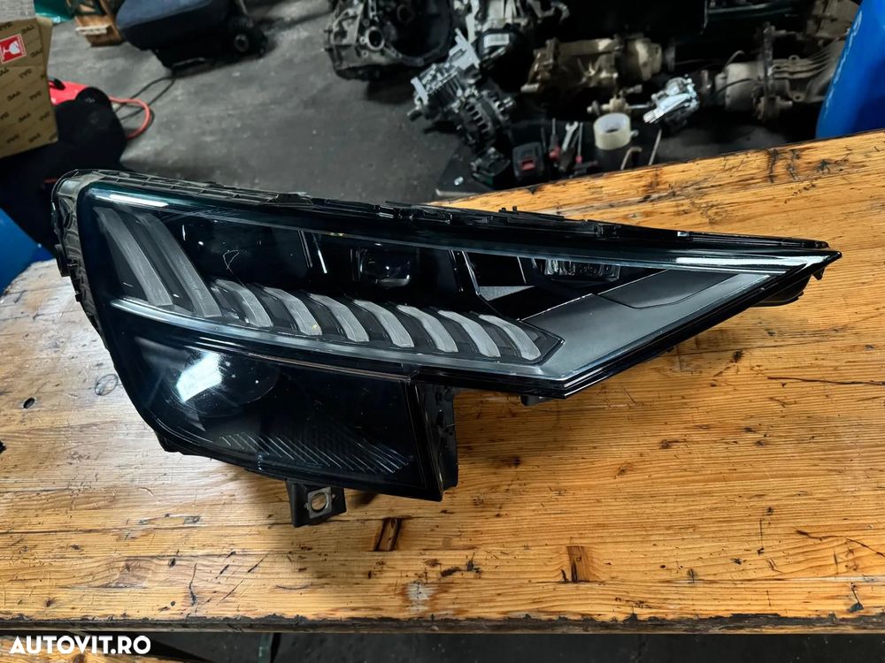 Far dreapta led matrix Audi Q8