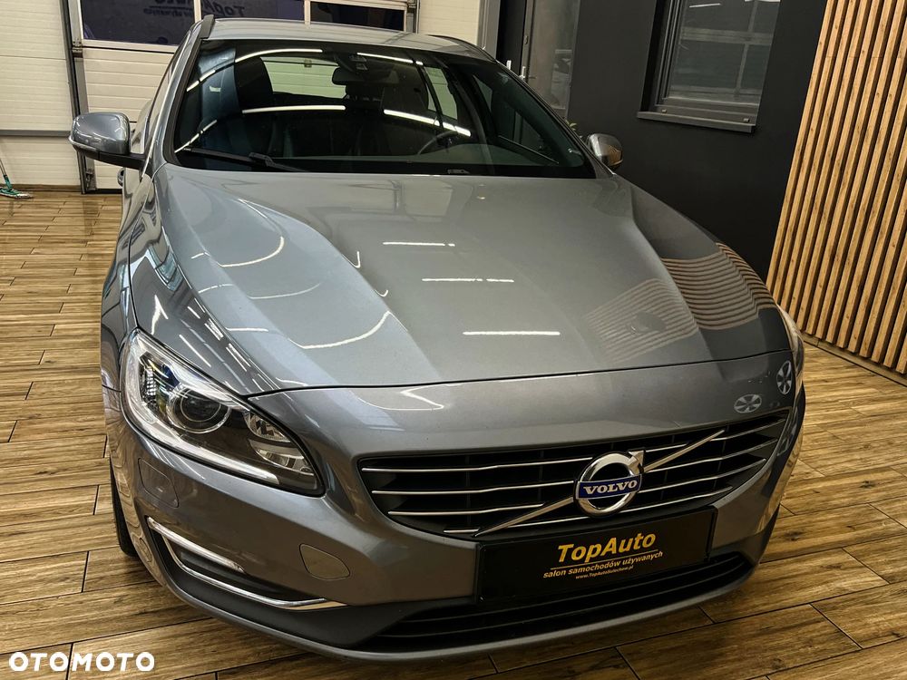 Volvo V60 D4 Drive-E Momentum - 4