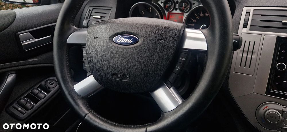 Ford Kuga 2.0 TDCi Titanium - 15