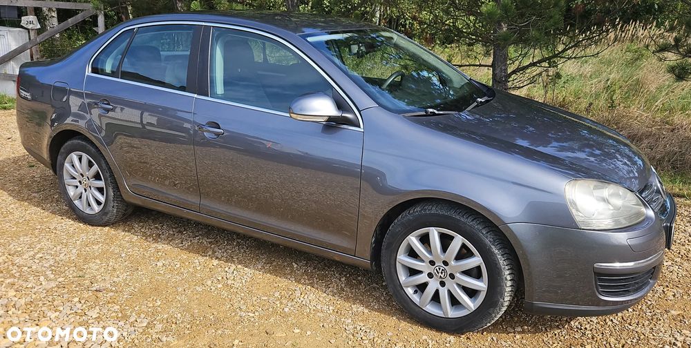 Volkswagen Jetta 2.0 TDI Comfortline - 2