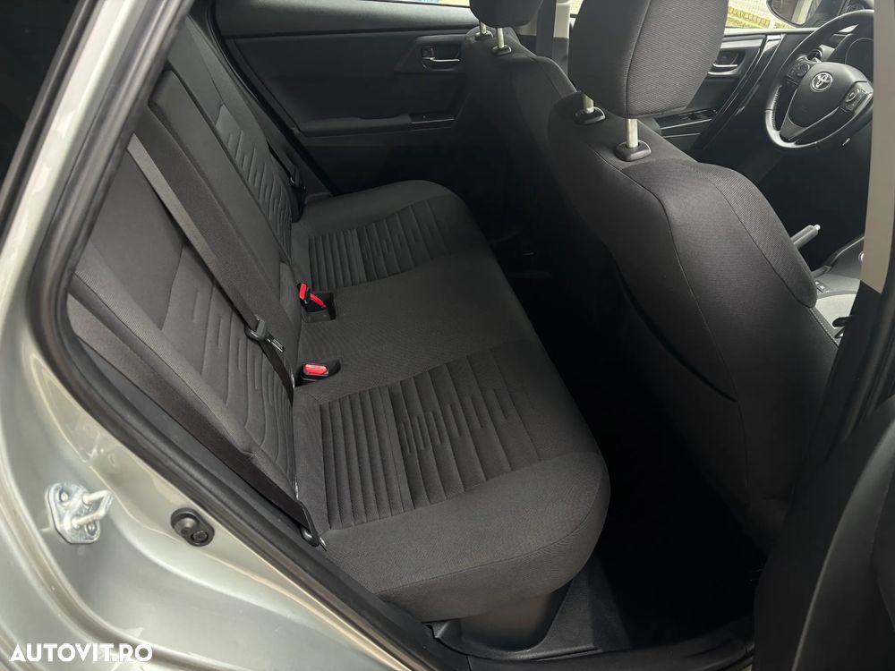 Toyota Auris - 35
