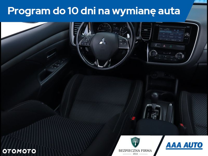 Mitsubishi Outlander - 8