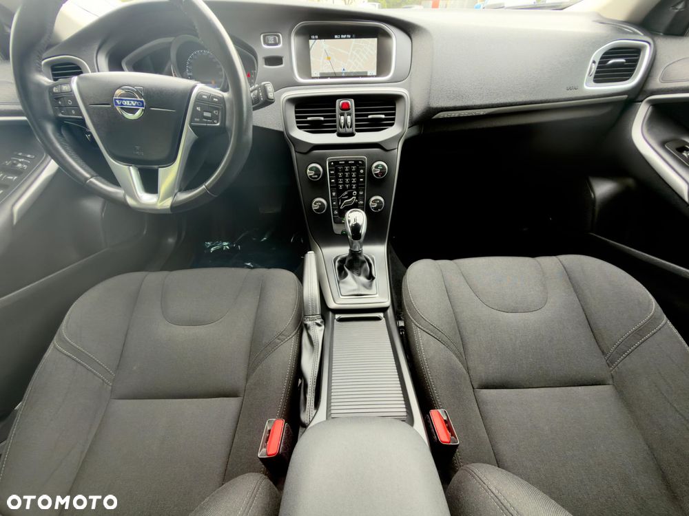 Volvo V40 Cross Country - 15