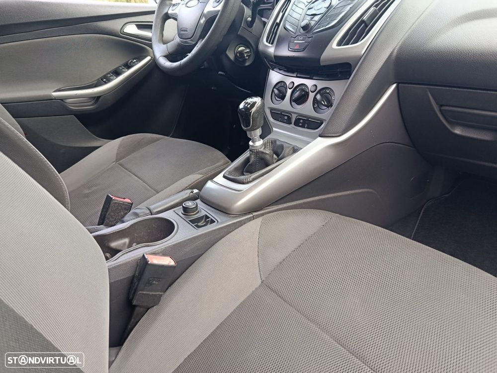 Ford Focus SW 1.6 TDCi Titanium - 29