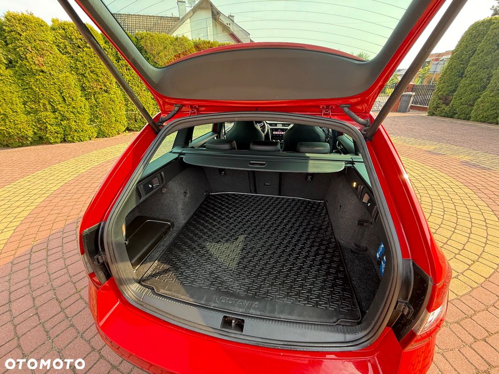 Skoda Octavia 2.0 TDI 4x4 DSG RS - 24