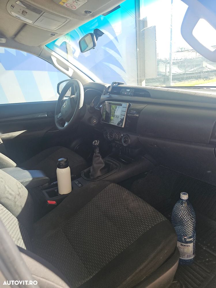 Toyota Hilux 4x4 Double Cab M/T Style - 18