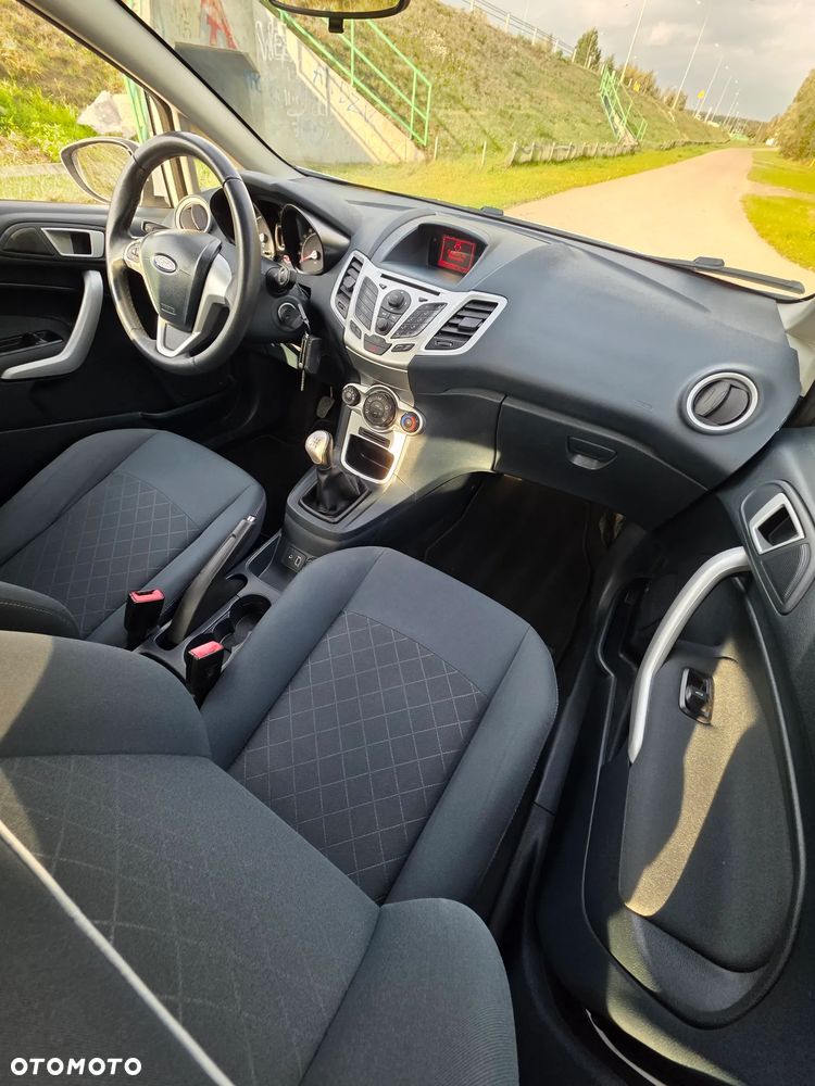 Ford Fiesta - 15