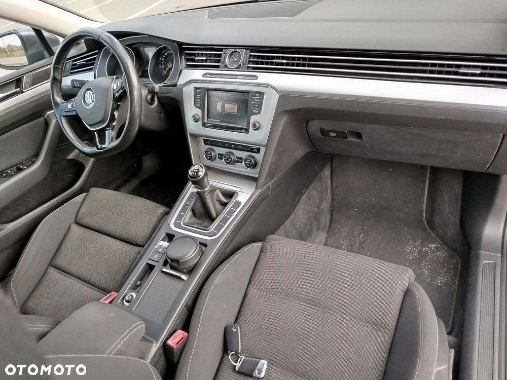 Volkswagen Passat Variant ver-variant-1-6-tdi-bluemotion-technology-comfortline - 27