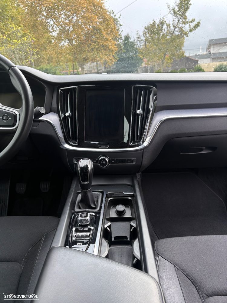 Volvo V60 2.0 D3 Momentum Plus - 12