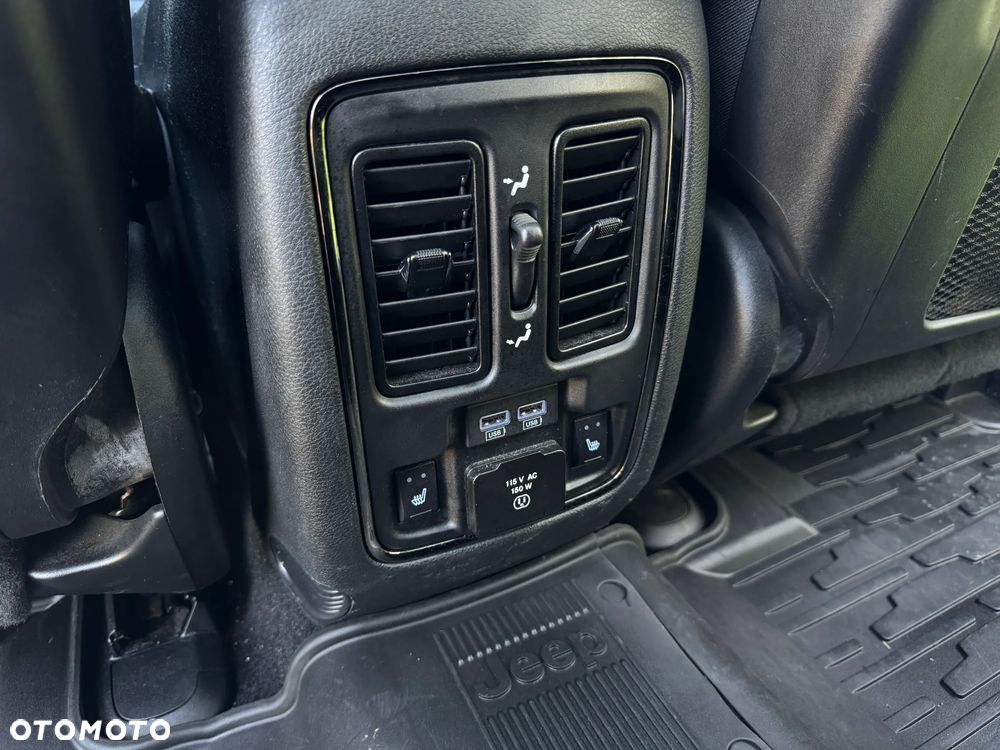 Jeep Grand Cherokee - 18