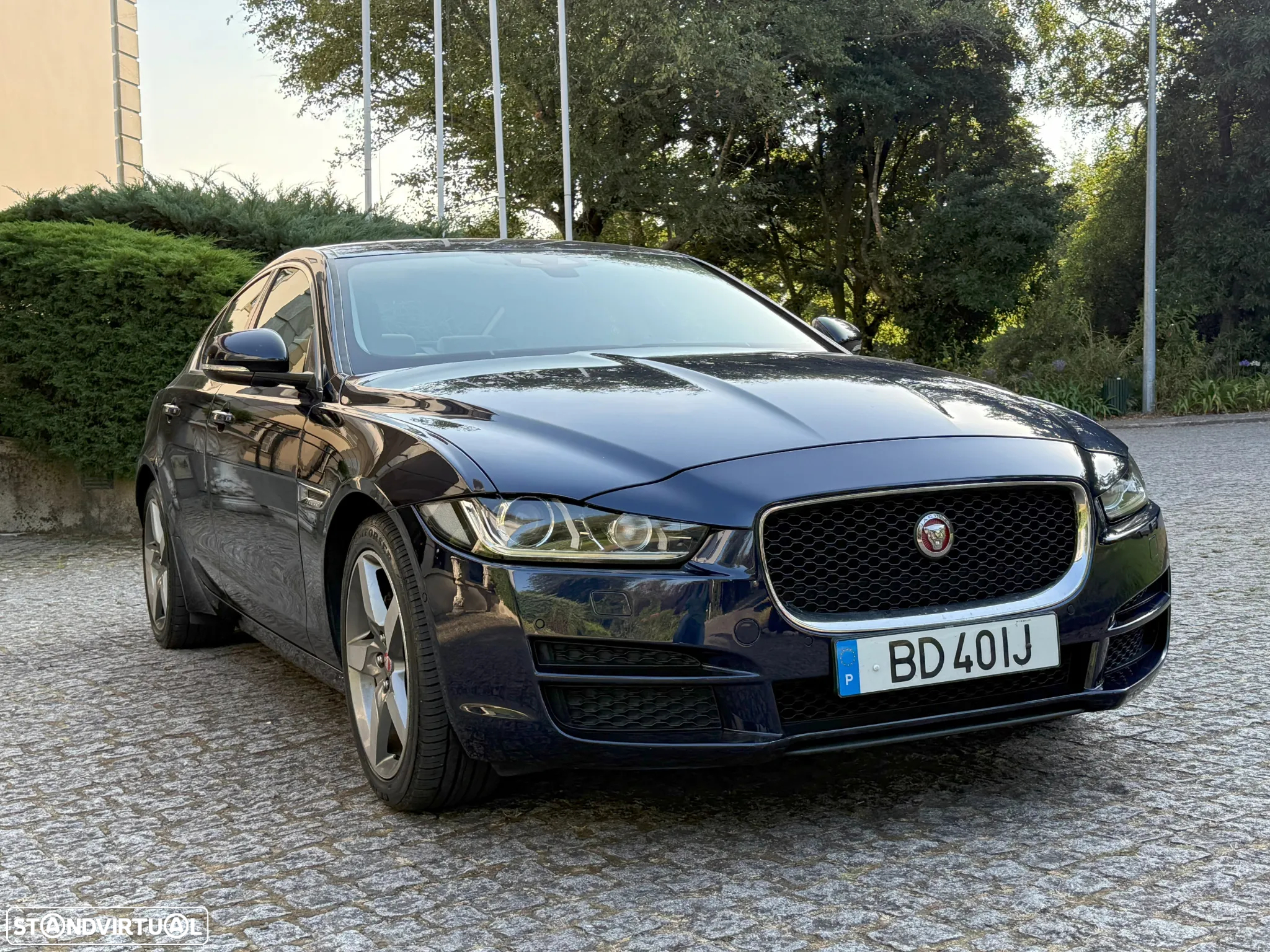 Jaguar XE 2.0 D SE - 3