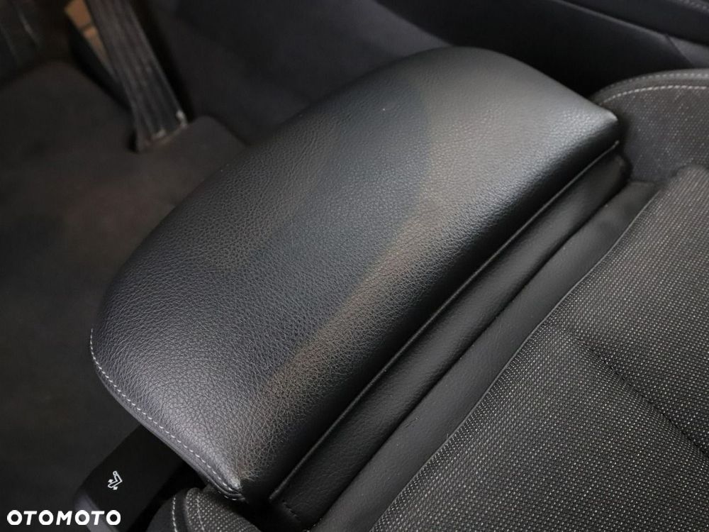BMW Seria 2 218d M Sport - 36