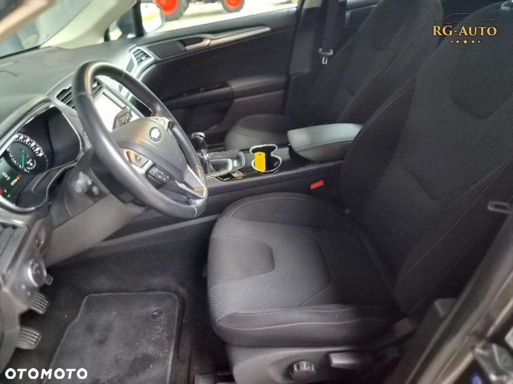 Ford Mondeo - 32