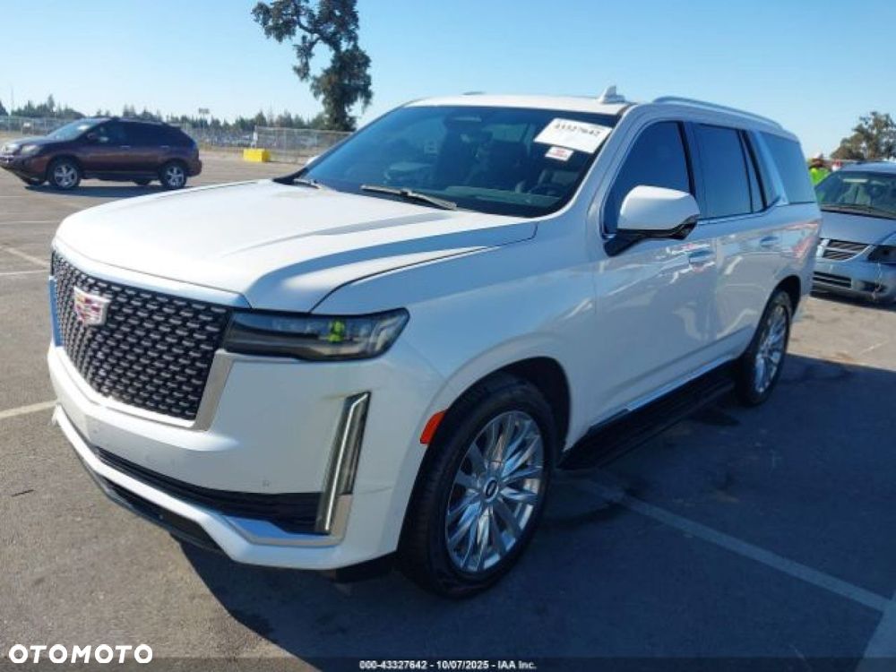 Cadillac Escalade - 2