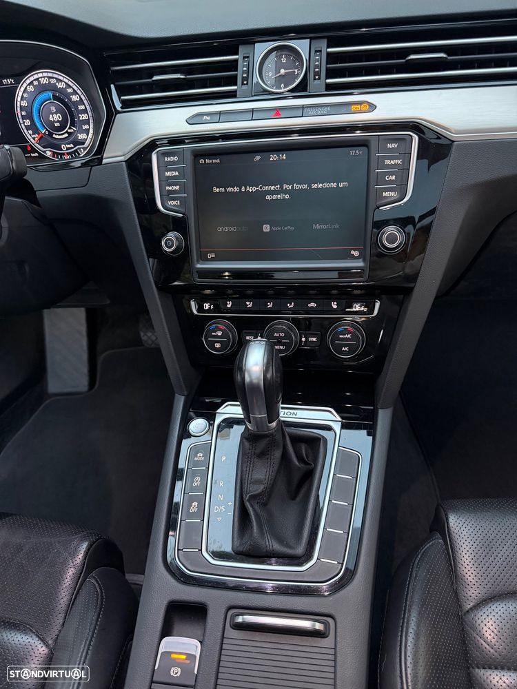 VW Passat Variant 2.0 TDI Highline DSG 4Motion - 34