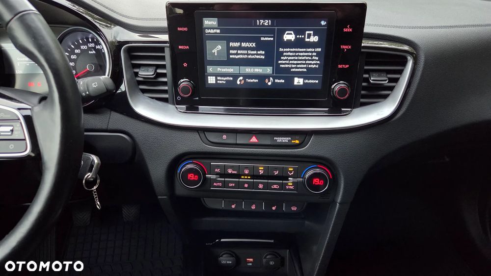 Kia Ceed 1.5 T-GDI L Business Line - 19