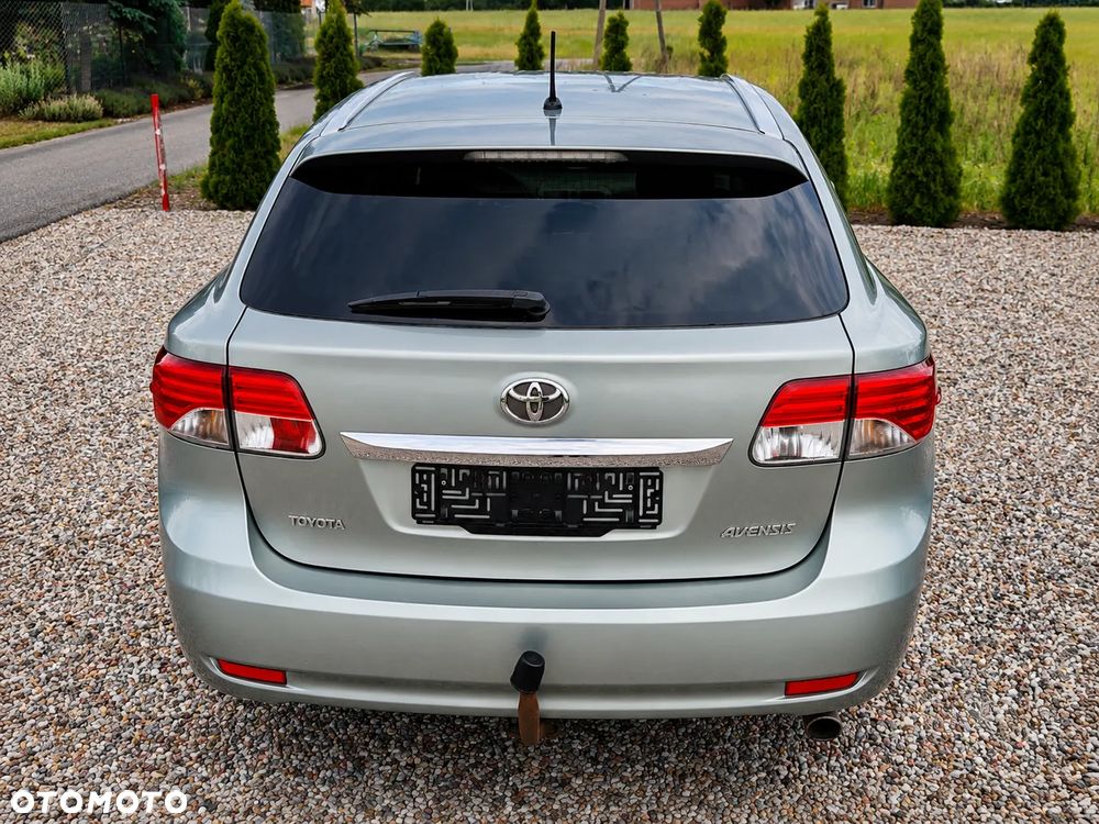 Toyota Avensis 2.0 Premium EU5 - 7
