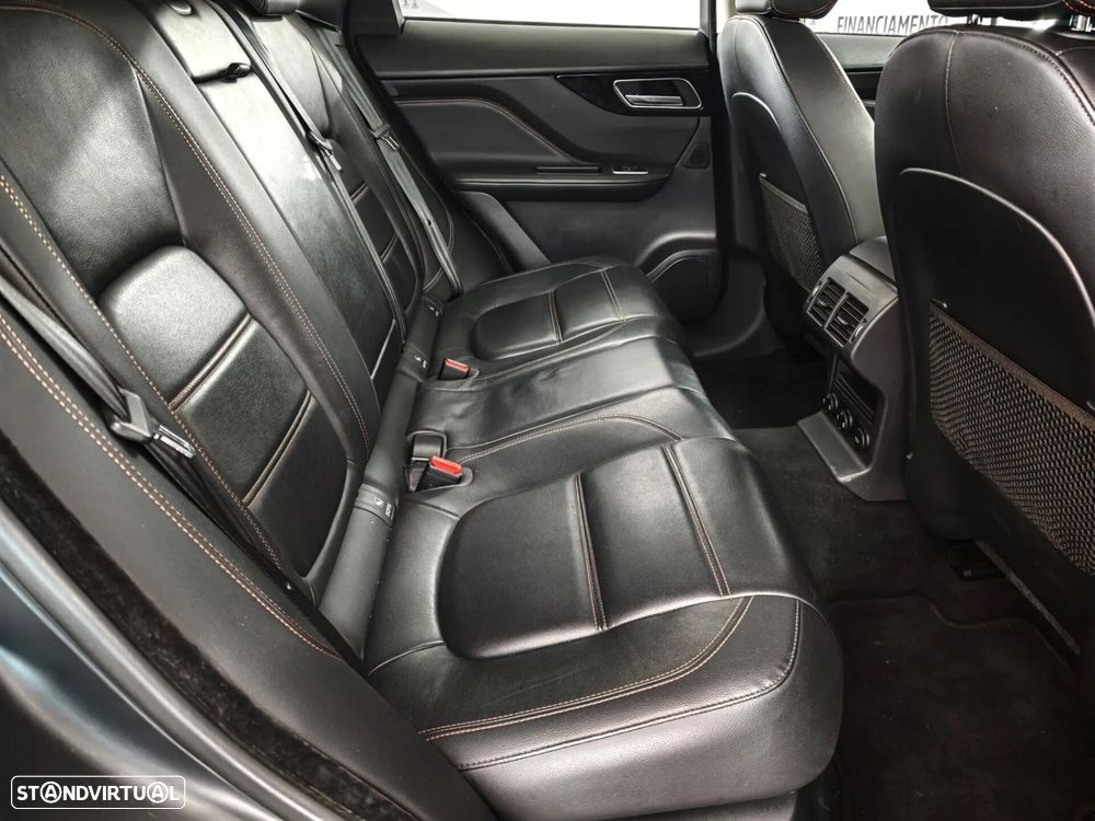 Jaguar F-Pace 2.0 i4D Prestige AWD Aut. - 25
