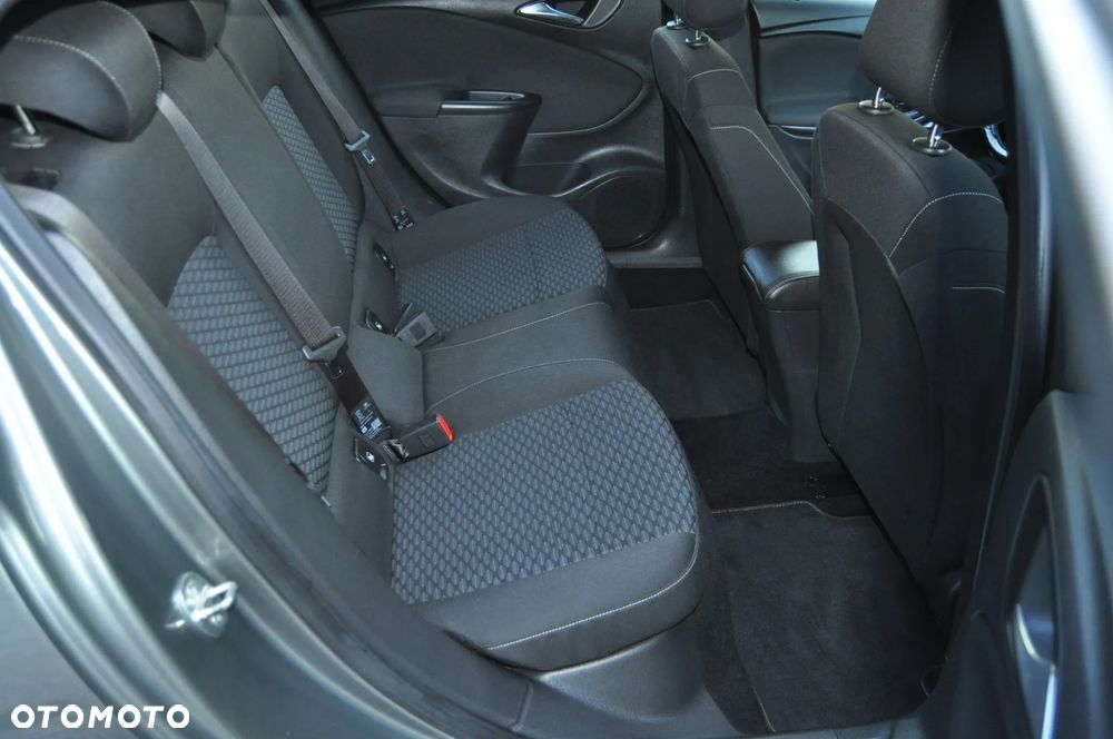 Opel Astra 1.4 T Dynamic S&S - 10