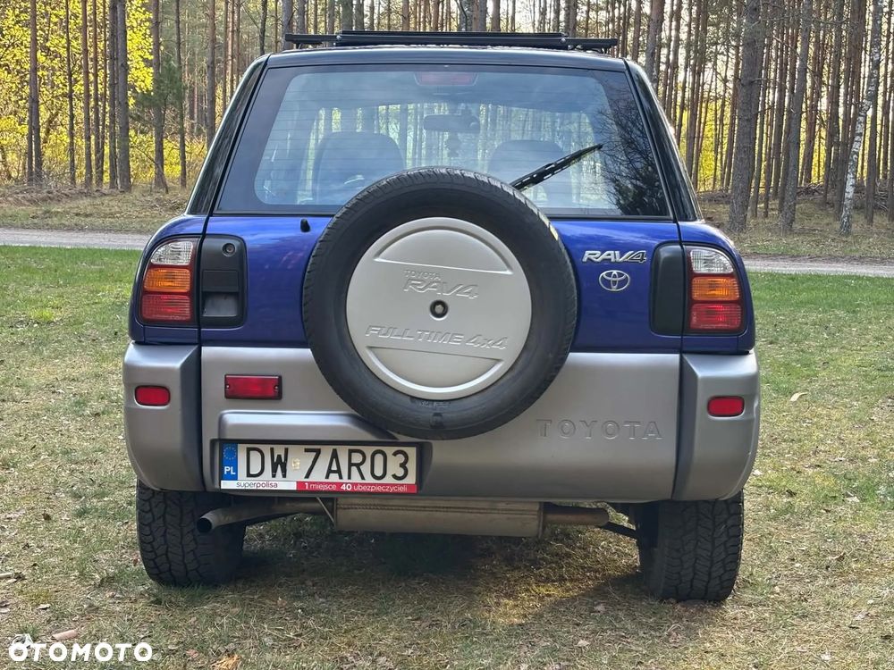 Toyota RAV4 2.0 - 15